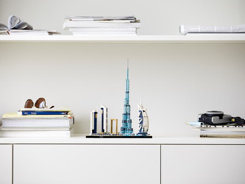 LEGO 21052 – Dubai