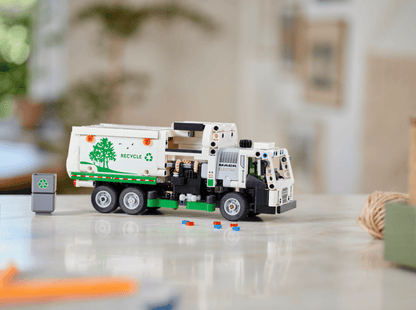 LEGO 42167 – Mack LR Electric Müllwagen
