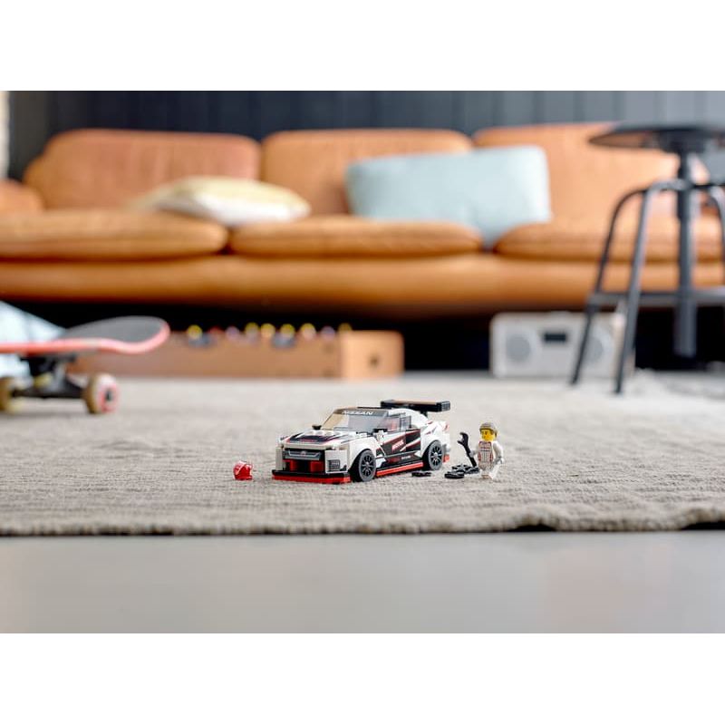 LEGO 76896 – Nissan GT-R NISMO